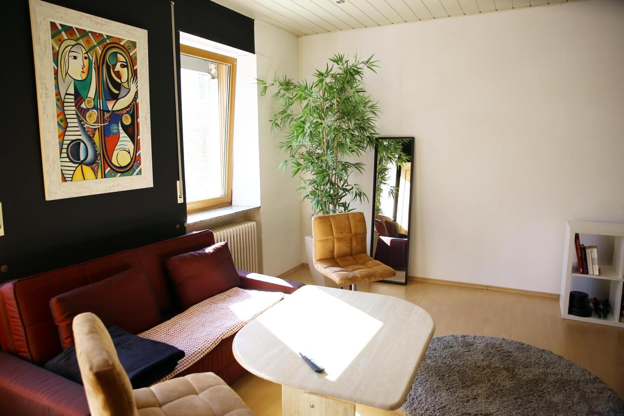 Zentrale Ferienwohnung Trier-Euren Mit Heimkino, Kueche, Wallbox & Kostenlose Fahrraeder Exterior foto
