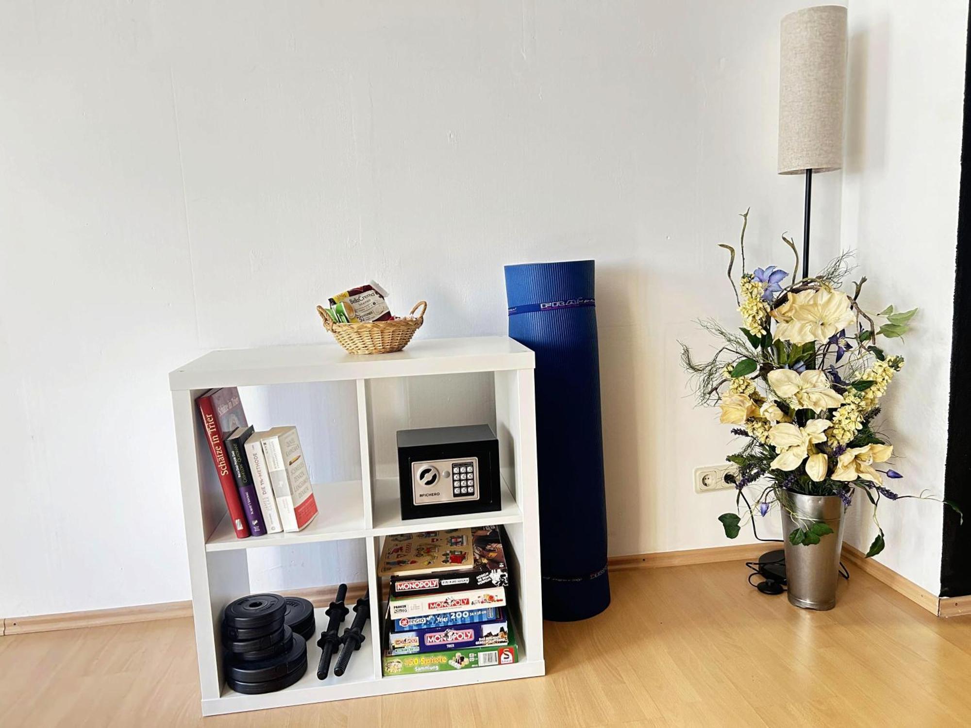 Zentrale Ferienwohnung Trier-Euren Mit Heimkino, Kueche, Wallbox & Kostenlose Fahrraeder Exterior foto